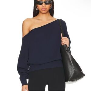 Strut This Crawford Sweatshirt in Navy Size L